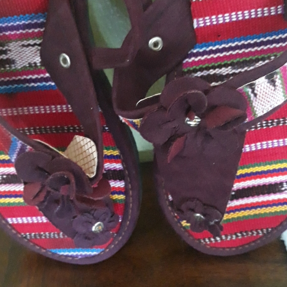 Handmade Sandals - Picture 3 of 4